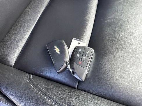 Used 2025 Chevrolet Silverado 1500 LT Trail Boss w/ LT Trail Boss Premium Package AWD/4WD image 6