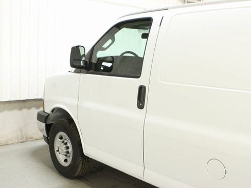 New 2025 Chevrolet Express 2500 w/ Driver Convenience Package image 28