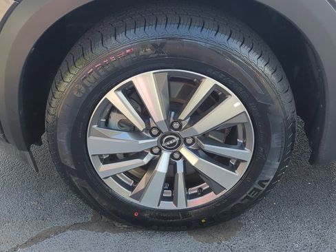 Used 2025 Nissan Pathfinder SL image 29