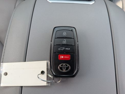 Certified 2025 Toyota Highlander Platinum AWD/4WD image 40