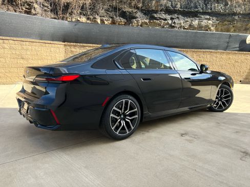 Used 2025 BMW 740i xDrive w/ Premium Package image 3