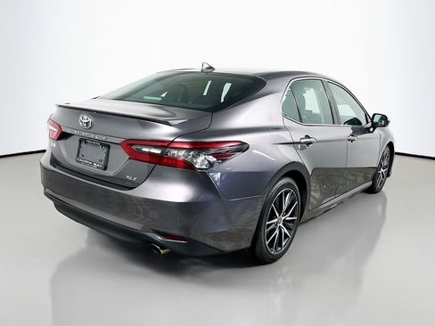 Used 2024 Toyota Camry XLE FWD image 4