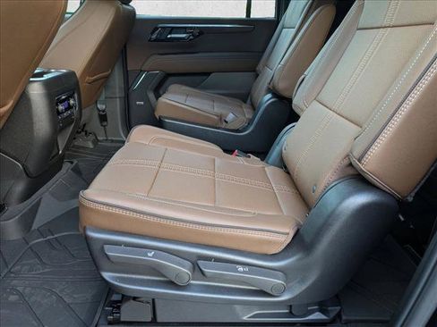 New 2026 Chevrolet Suburban High Country w/ LPO, Illumination Package image 15