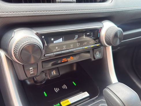 Certified 2025 Toyota RAV4 LE FWD image 18