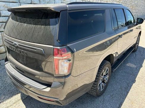 Used 2021 Chevrolet Suburban Z71 AWD/4WD image 5