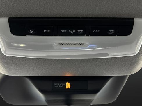 Used 2025 Nissan Kicks S image 21