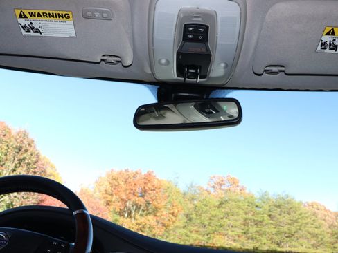 Used 2010 Volvo V70 image 26