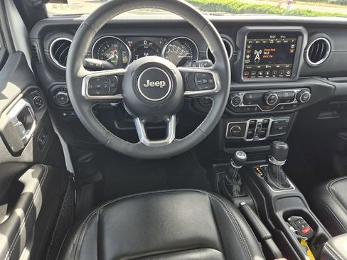 Used 2023 Jeep Wrangler Unlimited Sahara AWD/4WD image 12