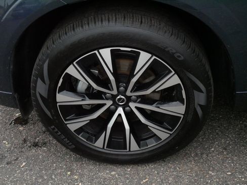 Used 2025 Volvo XC60 B5 Core AWD/4WD image 15