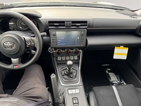 New 2025 Toyota GR86 Premium image 10