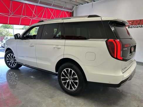 Used 2025 Ford Expedition Platinum AWD/4WD image 6