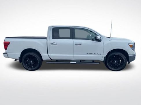 Used 2018 Nissan Titan SL image 6
