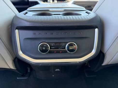 Certified 2025 Ford Expedition Platinum w/ Driver's Package AWD/4WD image 29