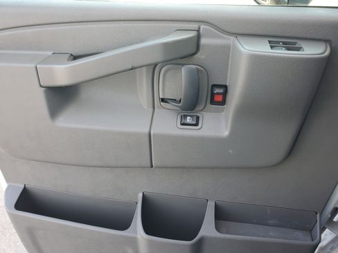 Used 2019 Chevrolet Express 3500 w/ Power Convenience Package image 20