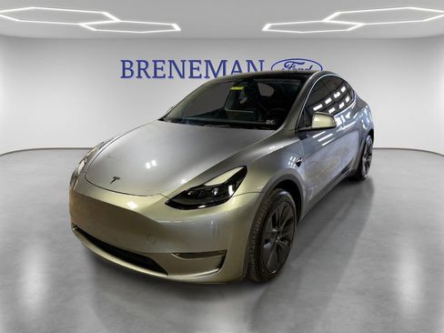 Used 2024 Tesla Model Y Long Range image 1