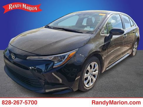 Used 2024 Toyota Corolla LE image 1