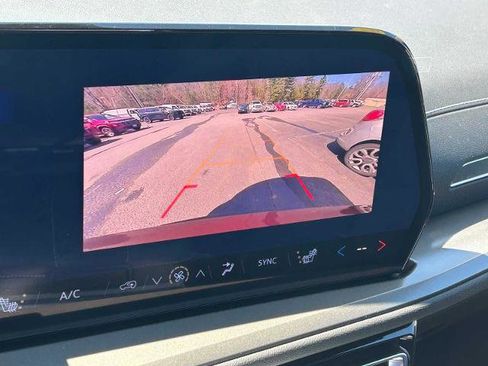Used 2026 Chevrolet Traverse LT w/ Sun and Wheel Package AWD/4WD image 23
