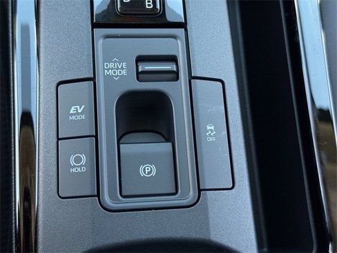 New 2026 Toyota Prius LE FWD image 19