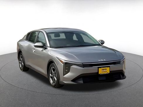 Used 2025 Kia K4 LXS image 3