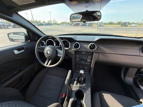 Used 2009 Ford Mustang GT RWD image 18