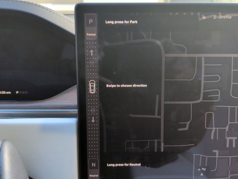 Used 2022 Tesla Model S image 26