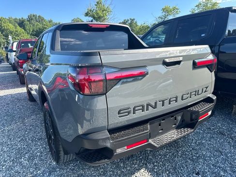 Used 2023 Hyundai Santa Cruz SEL FWD image 4
