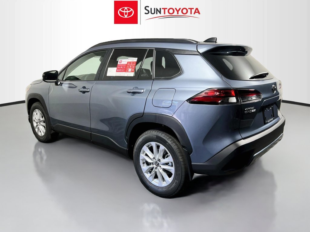 New 2026 Toyota Corolla Cross LE w/ Moonroof Package FWD image 5