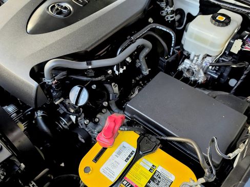 Used 2021 Toyota Tacoma TRD Off-Road w/ Technology Package image 40