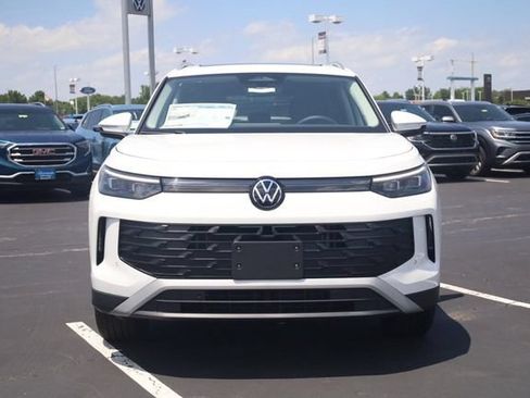 New 2026 Volkswagen Tiguan SE AWD/4WD image 3