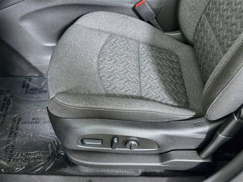 Used 2023 Chevrolet Equinox LT FWD image 18