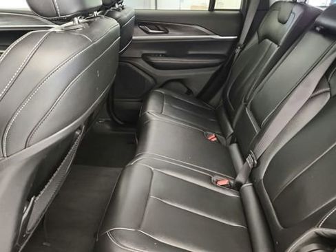 Used 2024 Jeep Grand Cherokee Limited AWD/4WD image 22