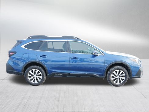 Used 2022 Subaru Outback Premium image 8