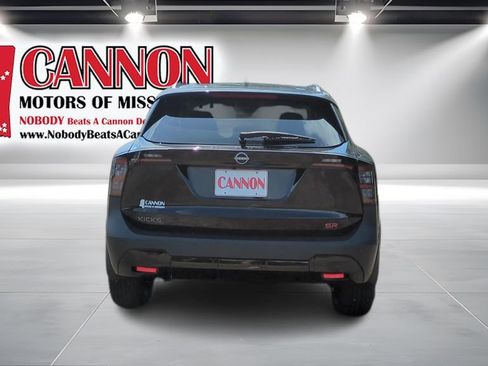 New 2026 Nissan Kicks SR FWD image 6