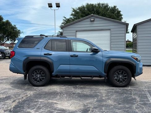 Used 2026 Toyota 4Runner SR5 RWD image 4