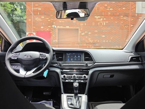 Used 2020 Hyundai Elantra SEL w/ Cargo Package (C1) FWD image 13