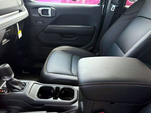 New 2026 Jeep Gladiator Sport AWD/4WD image 10