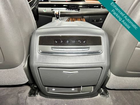 Used 2024 Cadillac Escalade Premium Luxury AWD/4WD image 23