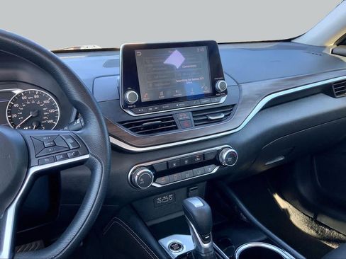 Used 2023 Nissan Altima 2.5 SV FWD image 7