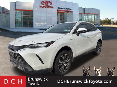 Used 2021 Toyota Venza LE image 1