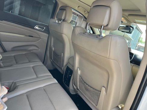 Used 2014 Jeep Grand Cherokee Limited w/ Luxury Group II RWD image 34