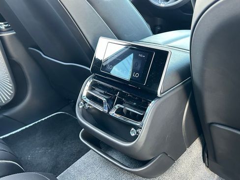 Used 2021 Bentley Flying Spur V8 image 42