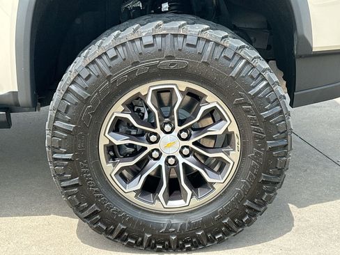 Used 2022 Chevrolet Colorado ZR2 image 24