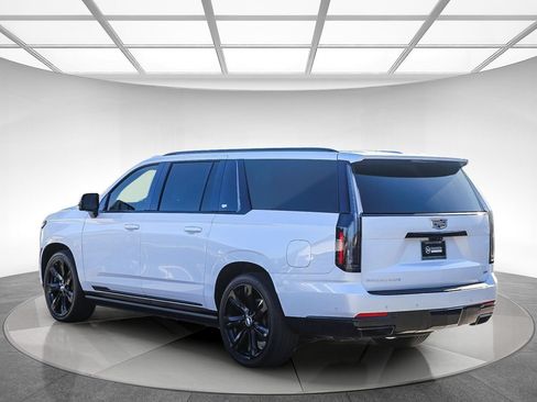 Used 2025 Cadillac Escalade ESV Sport Platinum w/ LPO, Floor Liner Package AWD/4WD image 3
