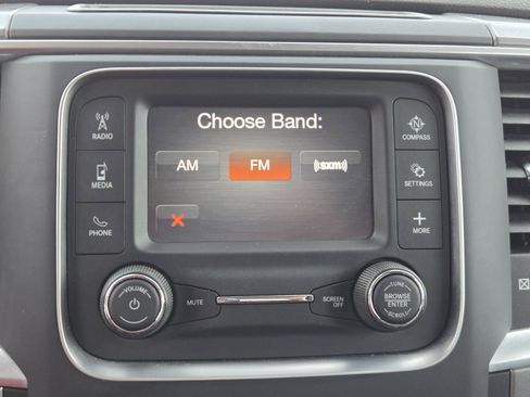 Used 2022 RAM 1500 Classic SLT RWD image 9