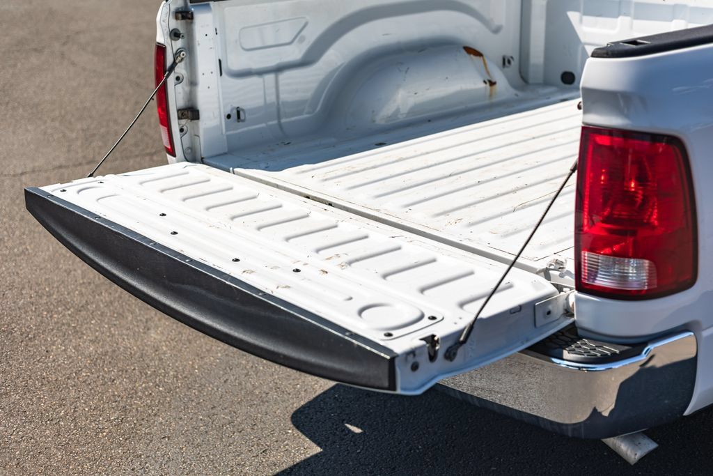Used 2023 RAM 1500 Classic SLT w/ Trailer & Traction Group AWD/4WD image 9