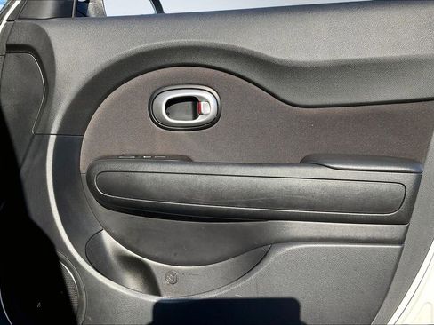 Used 2016 Kia Soul Base image 22
