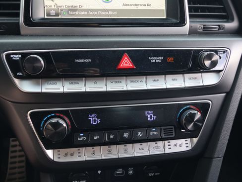 Used 2018 Hyundai Sonata Limited image 26