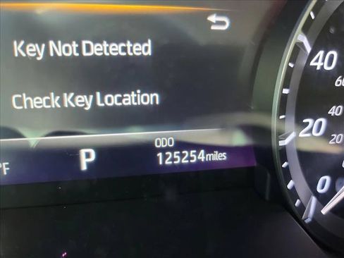 Used 2020 Toyota Highlander XLE AWD/4WD image 17
