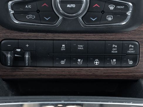 Used 2019 RAM 1500 Laramie w/ Convenience Group image 39