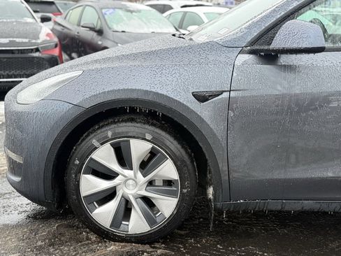 Used 2020 Tesla Model Y Long Range image 2